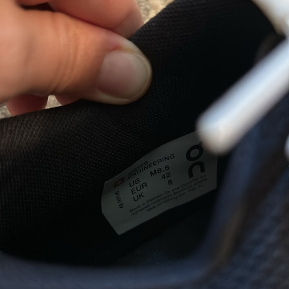 NWOT Men’s The Rodger Shoe - Picture 6 of 7